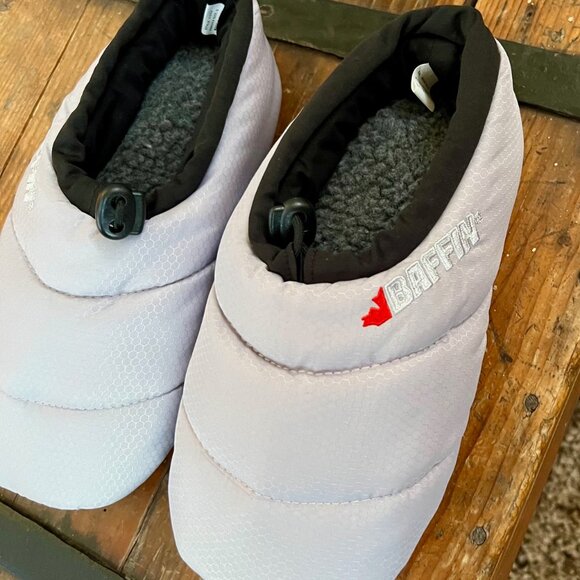 New Insulated Slippers by Baffin, Unisex CUSH Coastal Grey, Small NWT - Picture 2 of 4